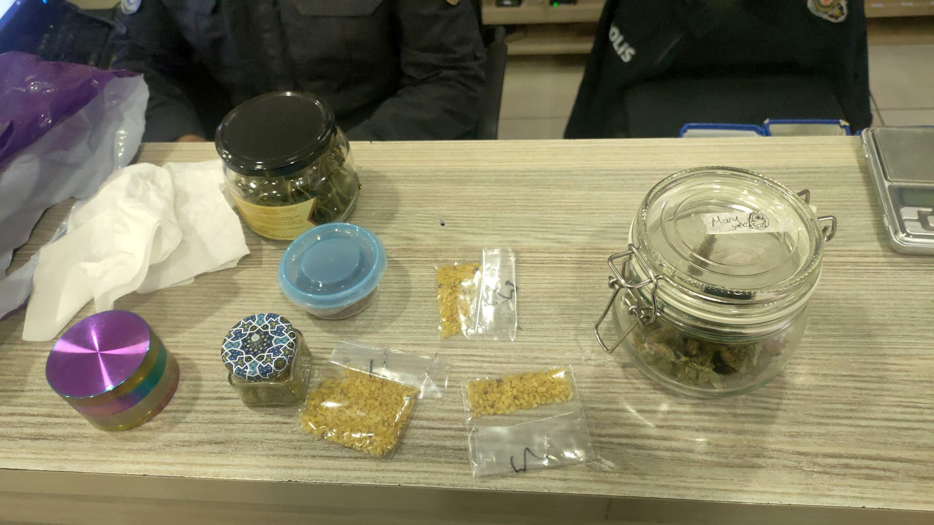 Ünlü oyuncu Aras Bulut İynemli'nin abisi uyuşturucudan gözaltına alındı!