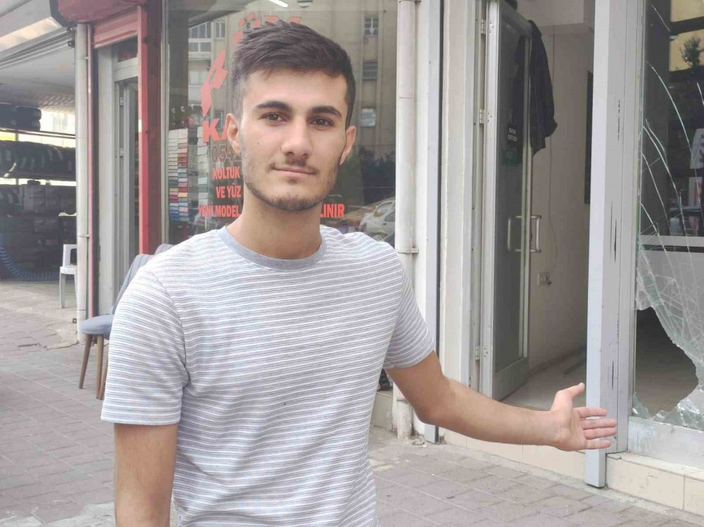 Adana'da inanılması zor kaza! Kanepede uyuyan adama araba çarptı!