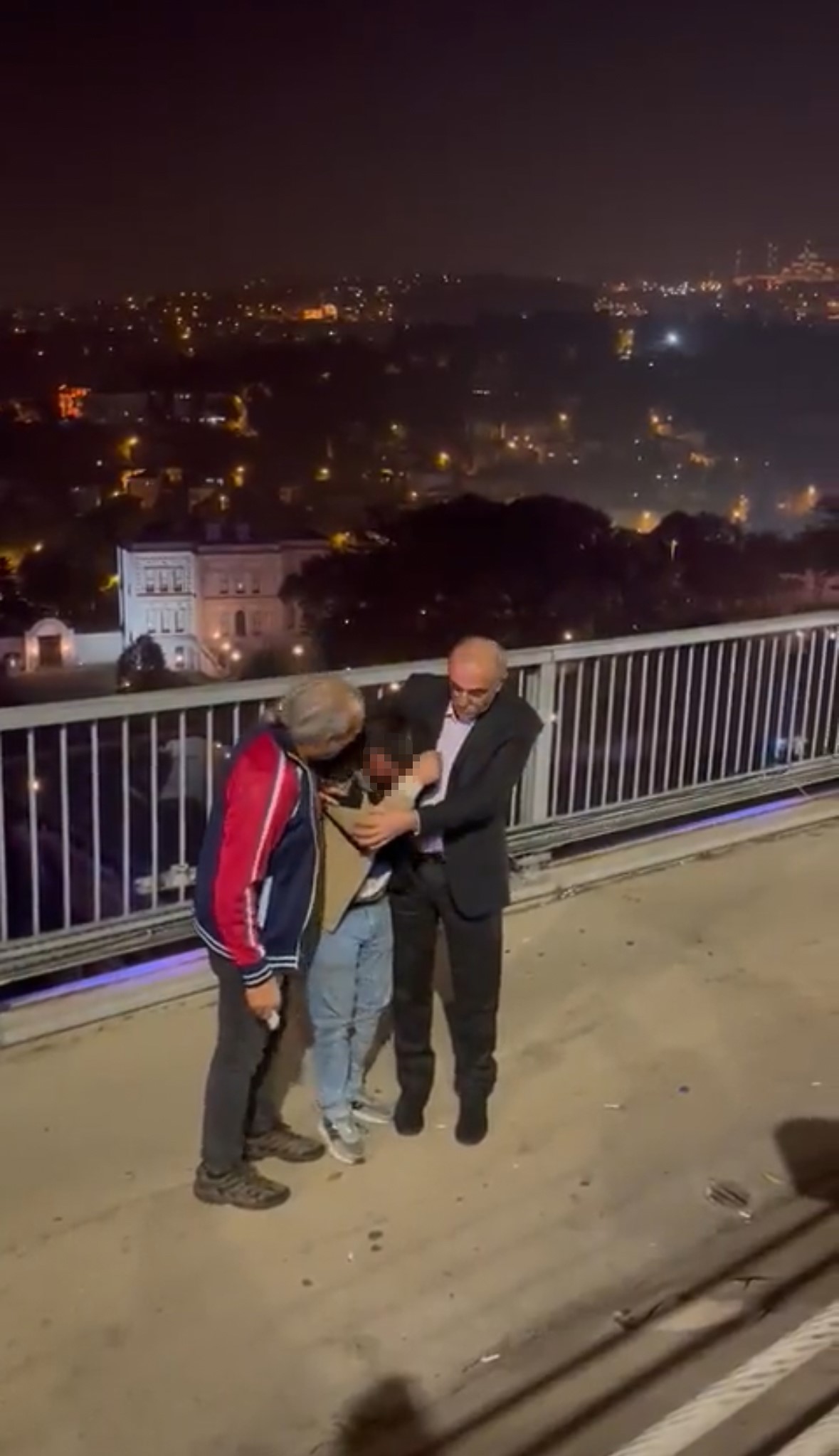 Galatasaray’ın eski başkan yardımcısı bir şahsın intihar girişimini engelledi!