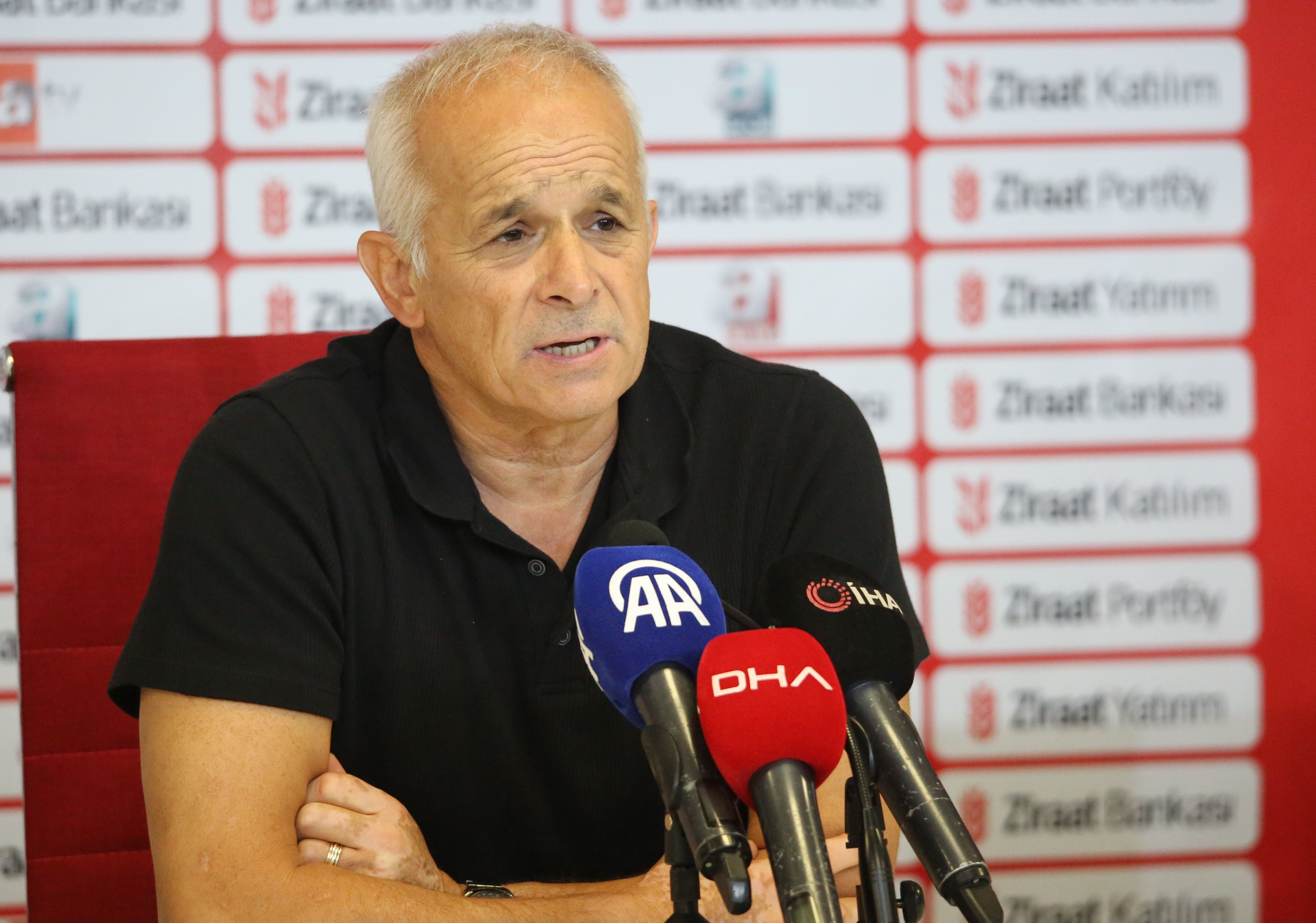 Teknik Direktör Osman Özdemir: "Sivas spor fiziksel anlamdaki güçlü oyunculardan kurulu bir takım"