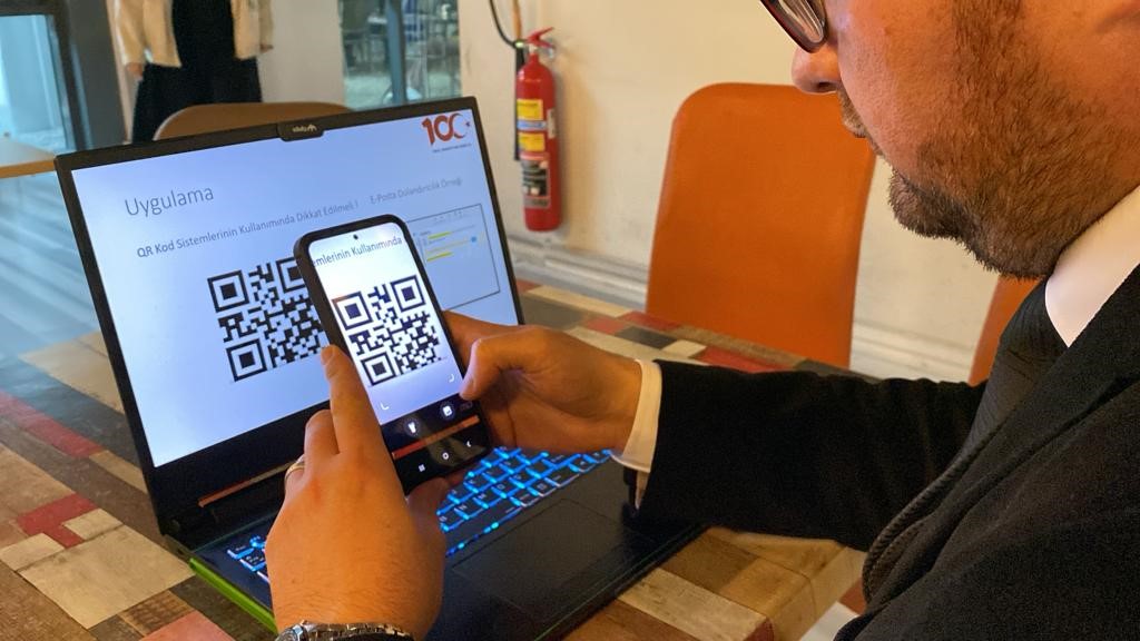 Dr. Öğretim Üyesi Semih Çakır: "QR kod dolandırıcılığına karşı siber hijyen"