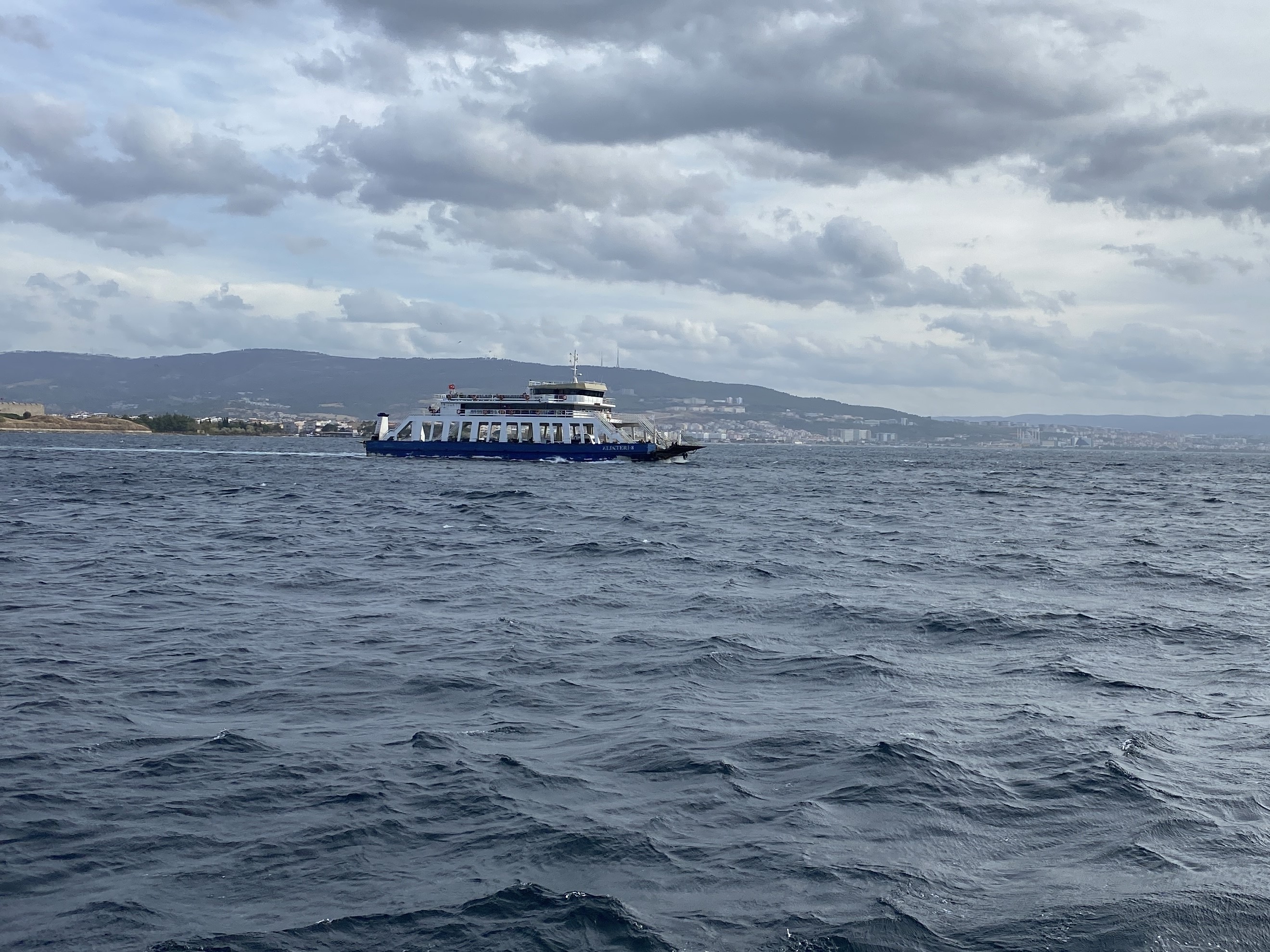 Olumsuz hava şartları nedeniyle yarınki feribot seferleri iptal oldu! Hangi feribot hatları iptal olacak?