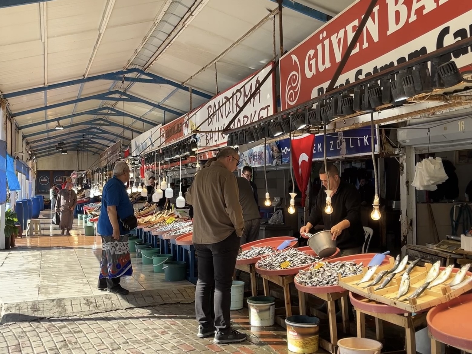 Marmara'daki şiddetli lodos balıkçıları da vurdu! Bakın balık fiyatları ne kadar oldu?