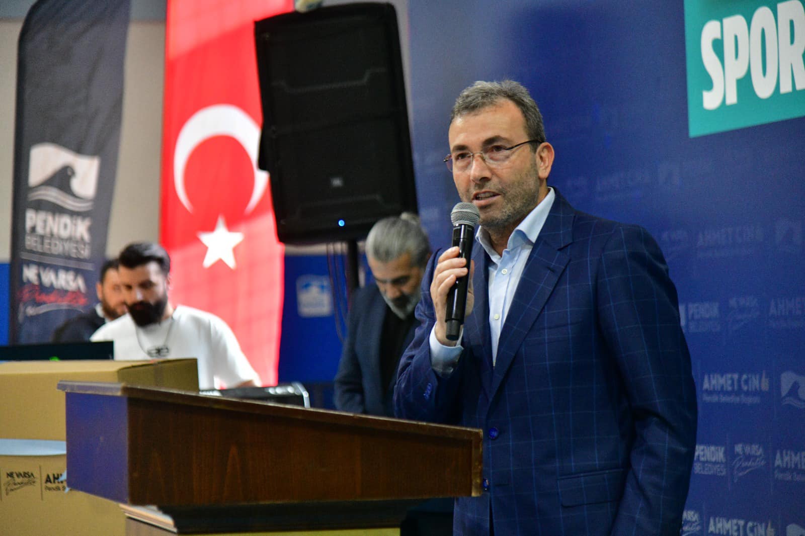 Başkan Ahmet Cin, spor malzemesi dağıtım töreninde konuştu: “Desteklerimizi imkanlar ölçüsünde sürdüreceğiz"