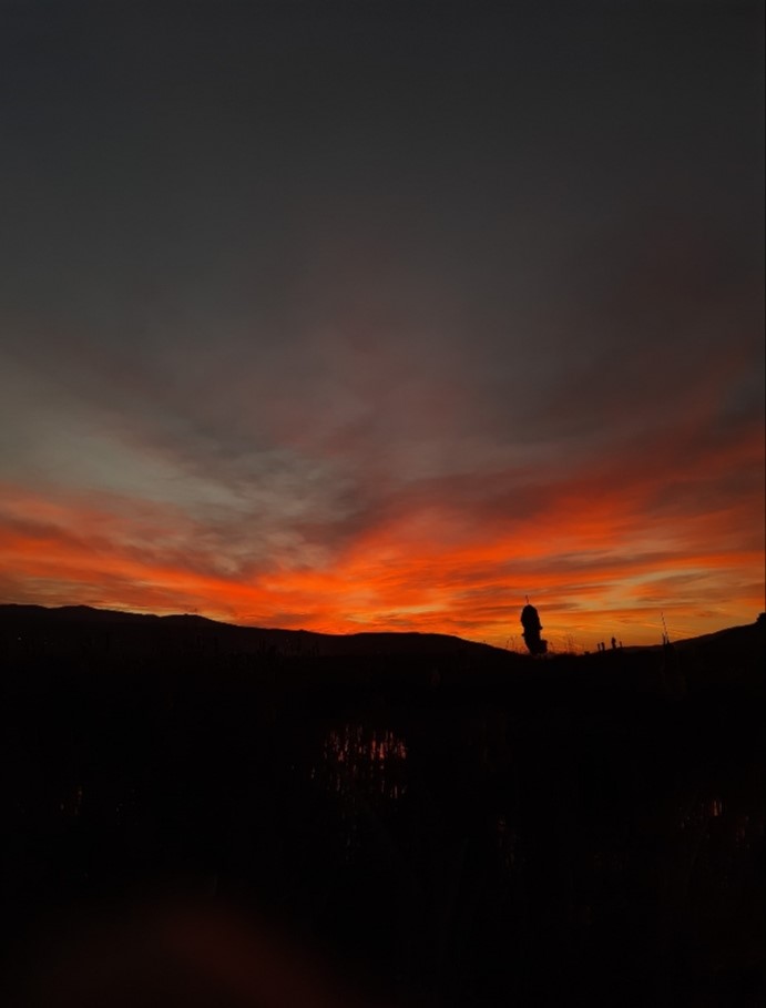 Van'da yaşanan hava olayı cehennemi andırdı! Kızıl sema görenleri ürküttü!