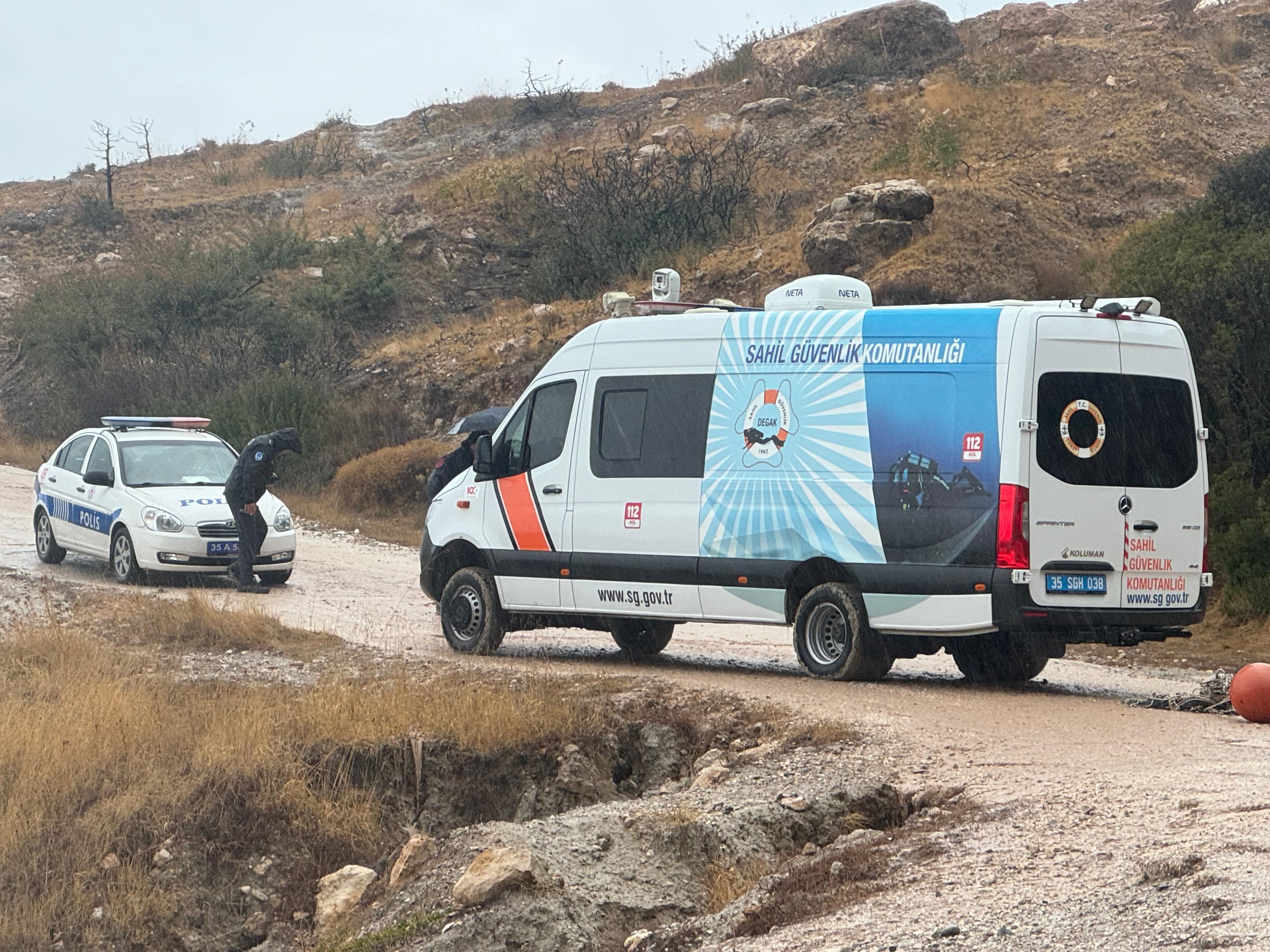 Göçmenleri taşıyan bot devrildi, cansız bedenler kıyıya vurdu!