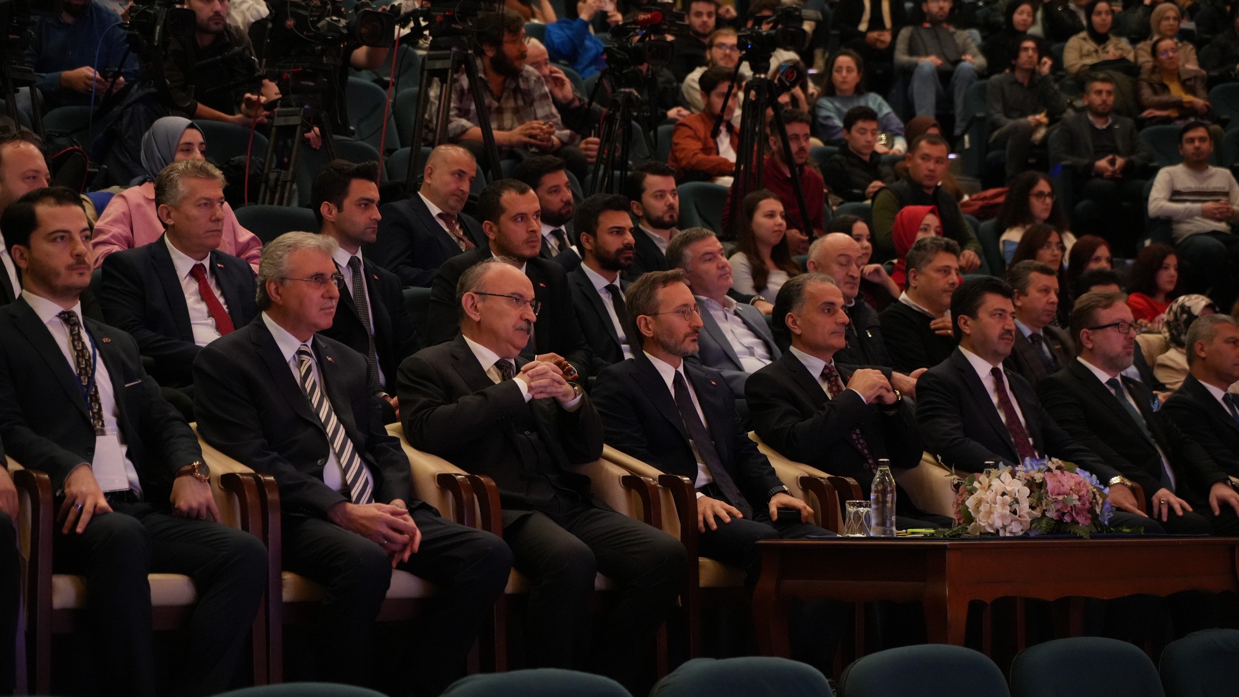 Fahrettin Altun: ‘Doğal Afetler ve Dezenformasyon’ başlıklı sempozyumda İsrail ve Filistin arasındaki savaşa değindi