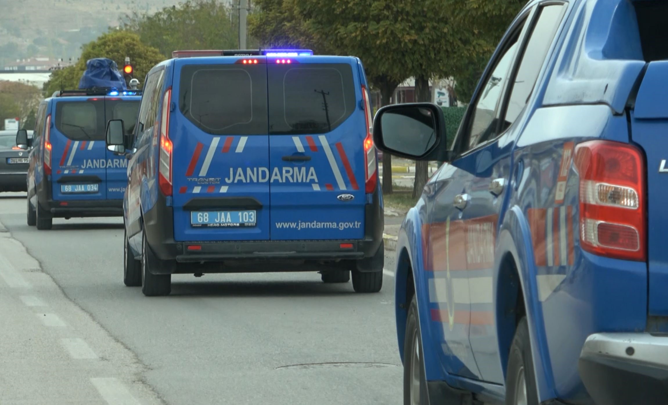 Defineciler kazdıkları tünelde suçüstü yakalandılar!