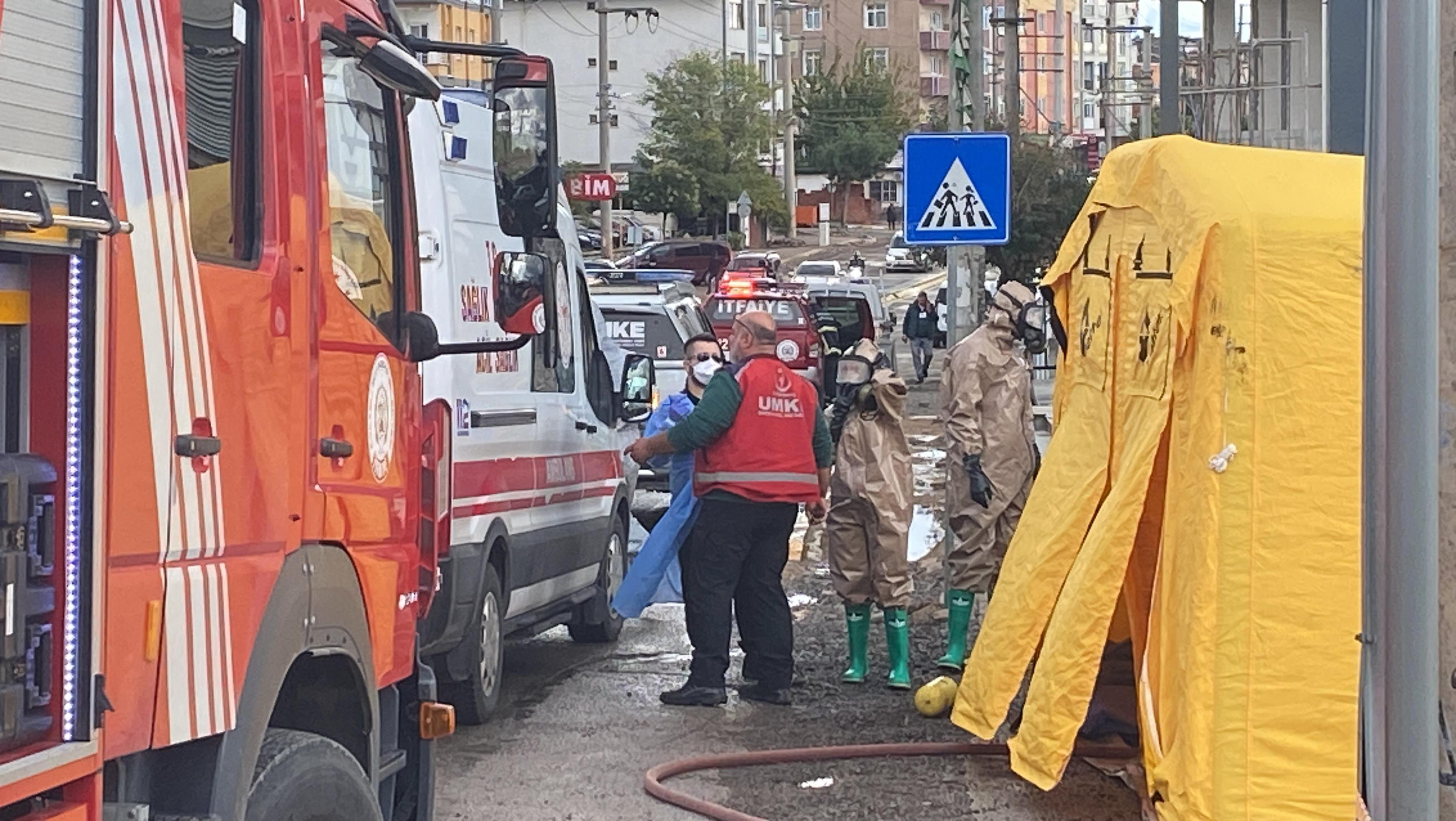 Kocaeli'de kargo paketinden sızan kimyasal madde ekipleri alarma geçirdi!