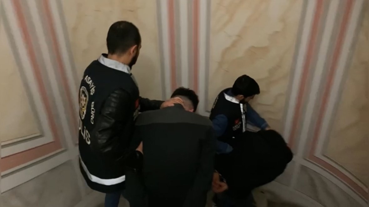 Narkotik polisine kafa tutan torbacı soluğu cezaevinde aldı!