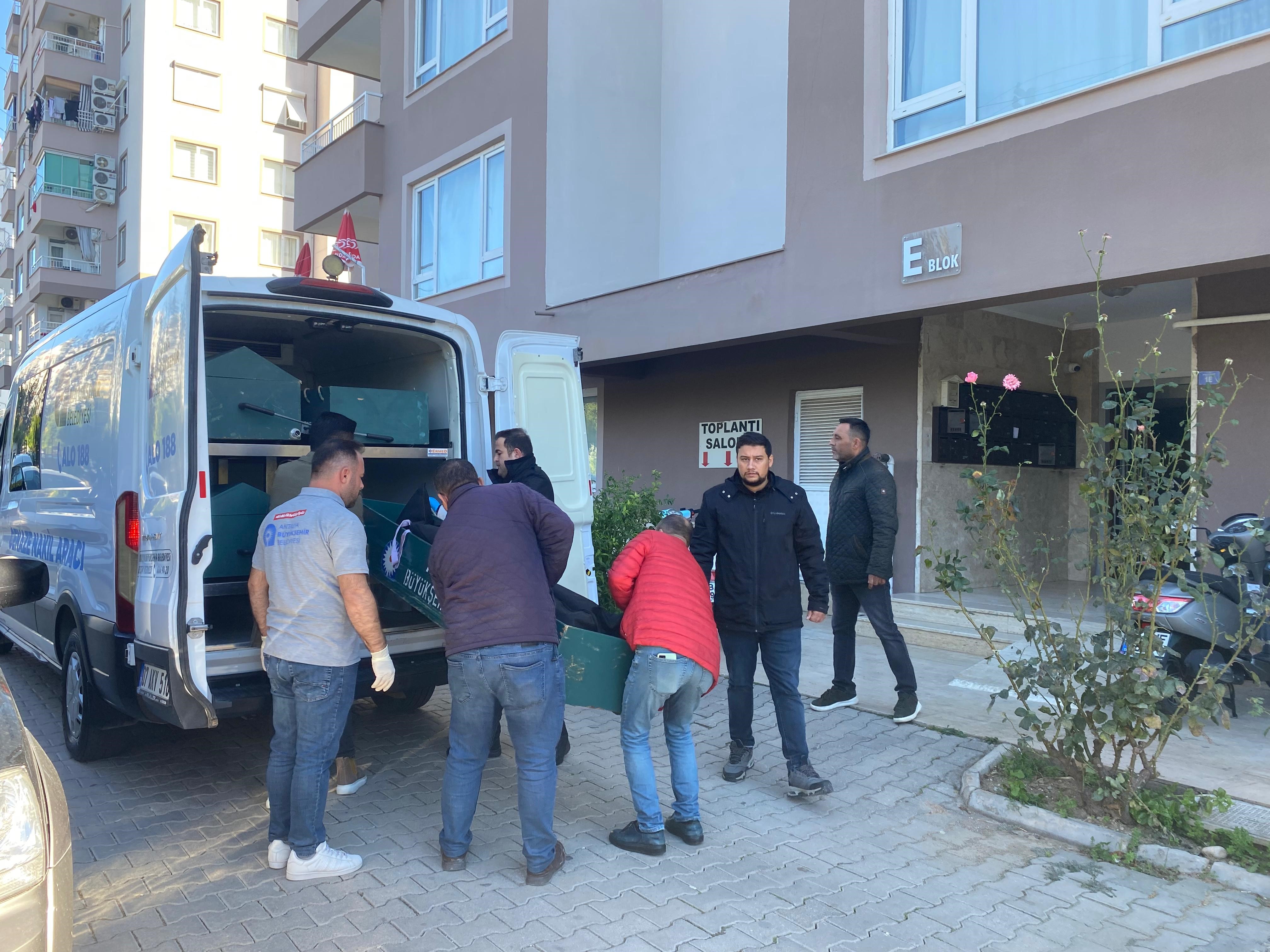 Antalya’da gece alkol alıp eğlenen gencin sabah ölüsü bulundu!