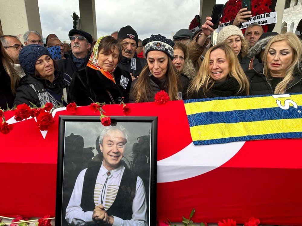 Metin Uca'nın cenaze töreninde gerginlik! "Allah ve Resulüne savaş açanın namazı kılınmaz"