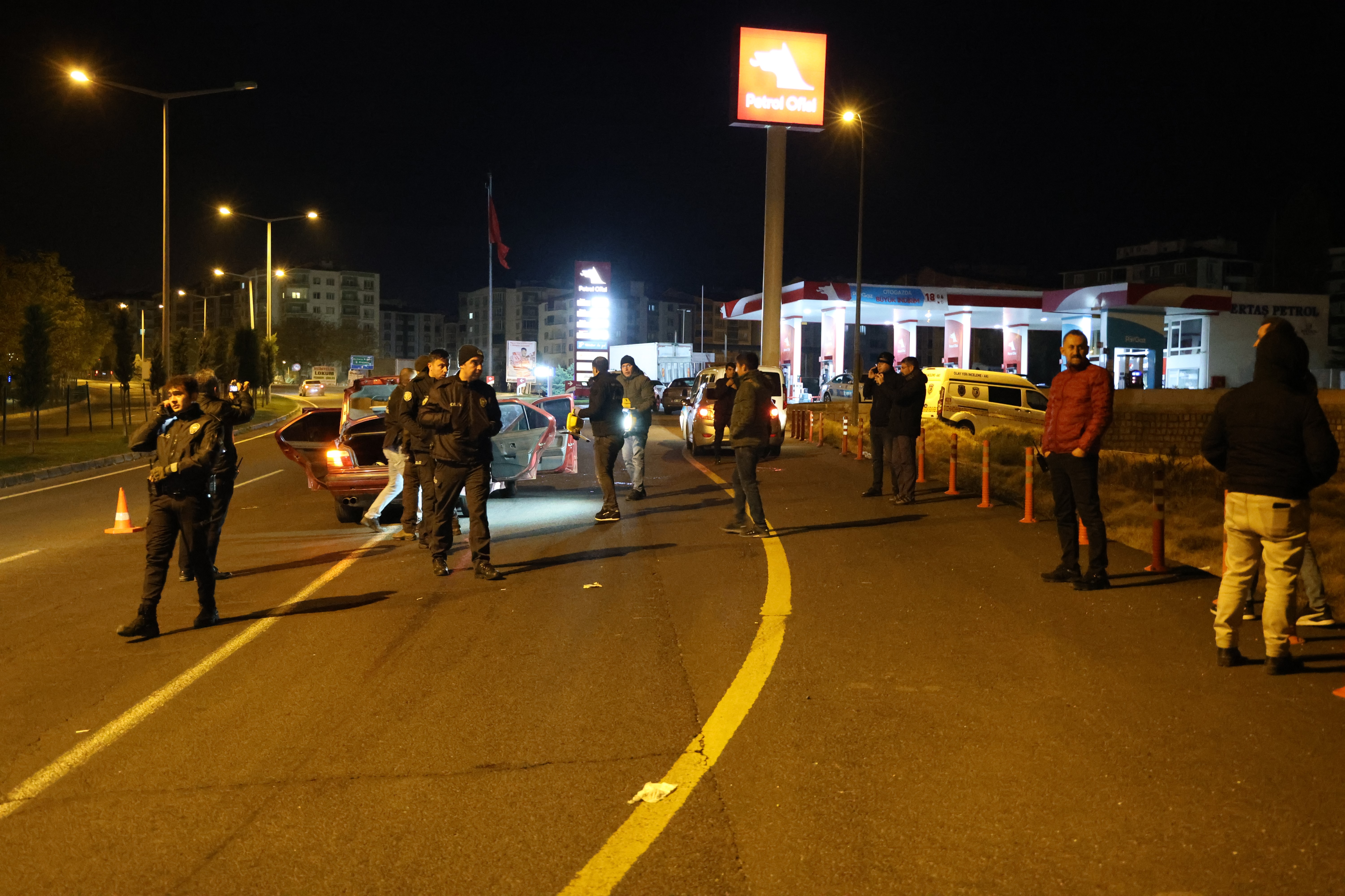 Boşandığı karısı tarafından kurşun yağmuruna tutuldu!