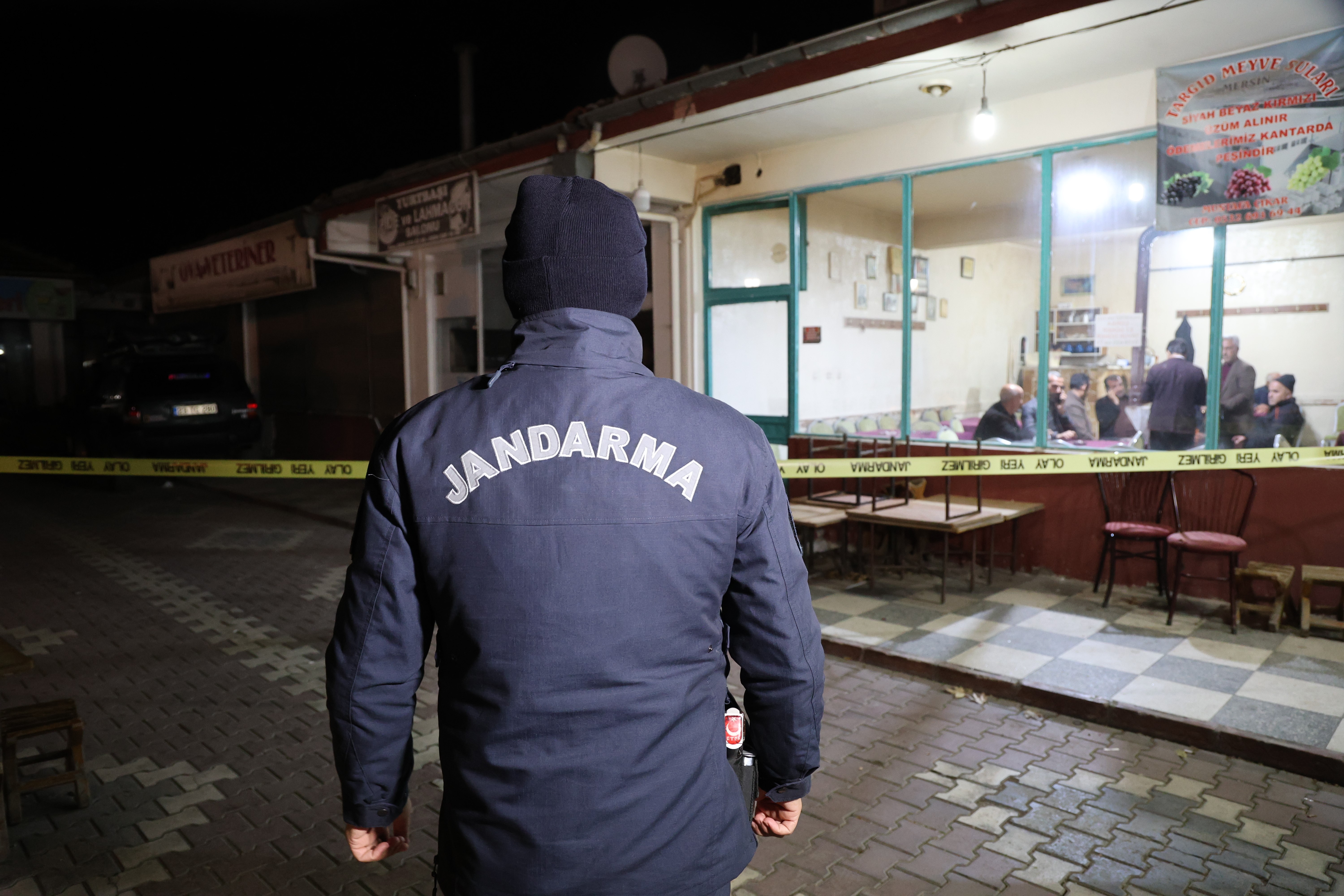 Elazığ’da müşterilerin olduğu çay ocağına pompalı tüfekle ateş açtılar!