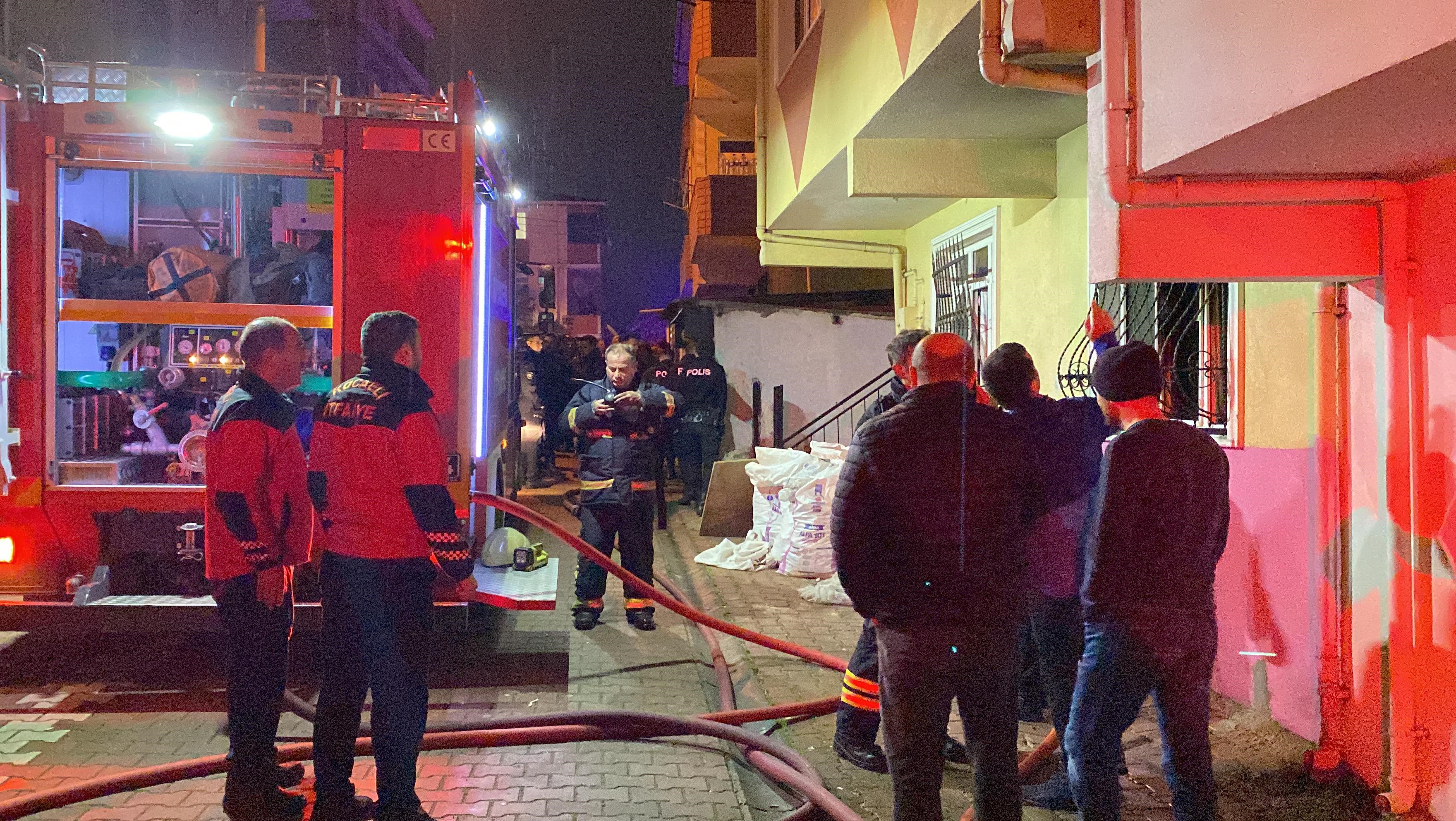 Ev sahibine kızdı, evini yakarak intikam aldı!