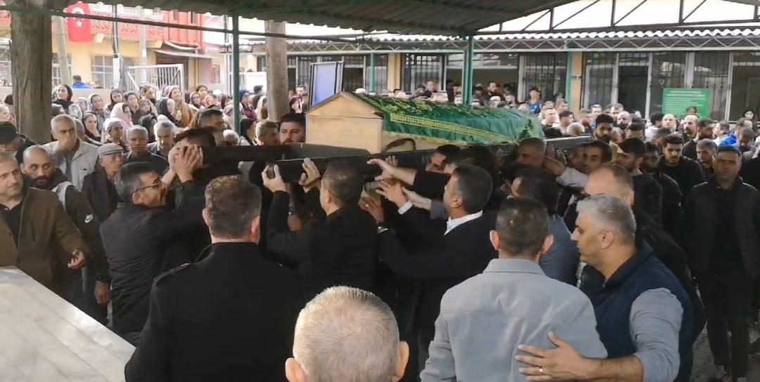 Silahlı saldırı sonucu ölen spor kulübü başkanının cenazesinde davul zurna çalındı!