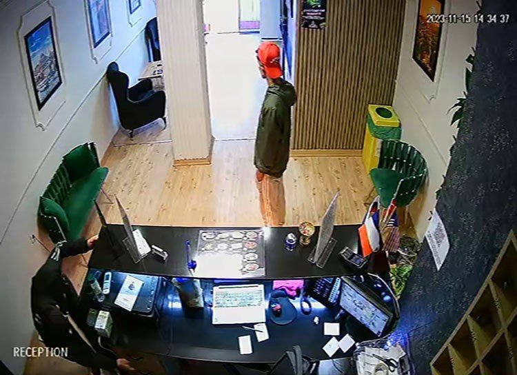 Pişkin hırsızlardan sosyal medyadan gazeteciye ilginç rüşvet teklifi! Son 20 günde girmedikleri dükkan kalmadı!