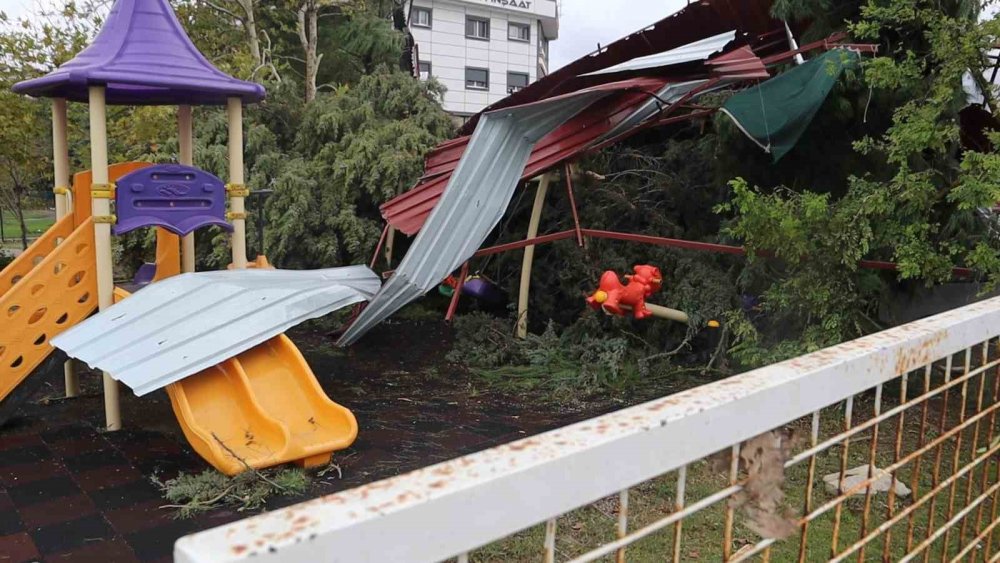 Muğla Dalaman’ı hortum vurdu! Çok sayıda ev, işyeri ve araç zarar gördü!  "Tüm halkımıza geçmiş olsun"