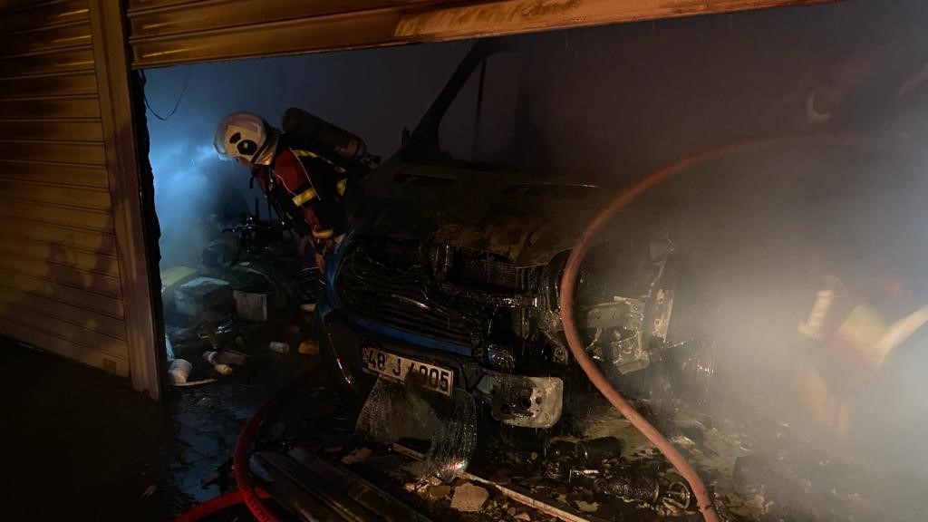 Aydın'da Kargo şirketi adete küle döndü!