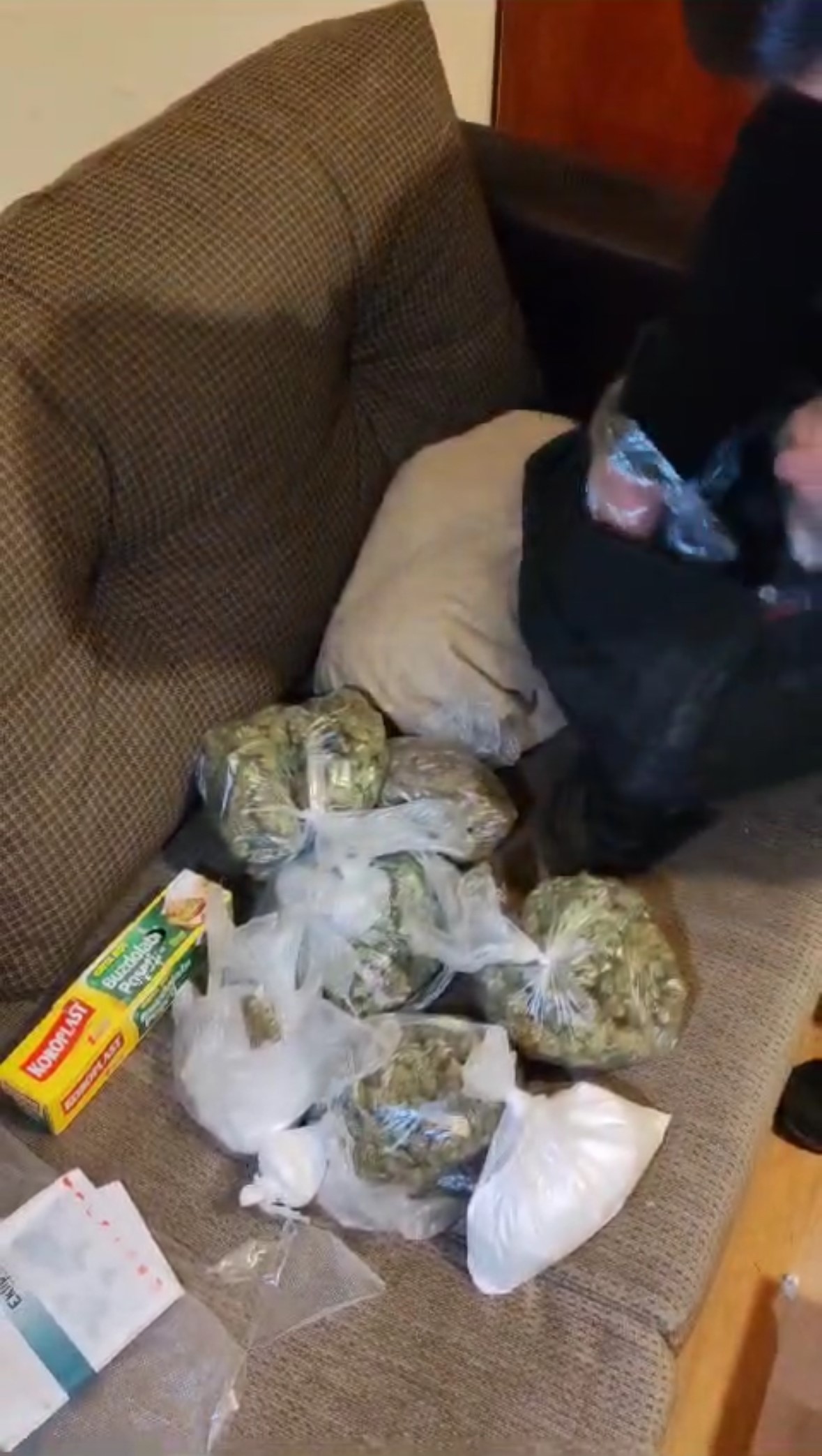 Beyoğlu Asayiş polisi baskınında trajikomik olay!