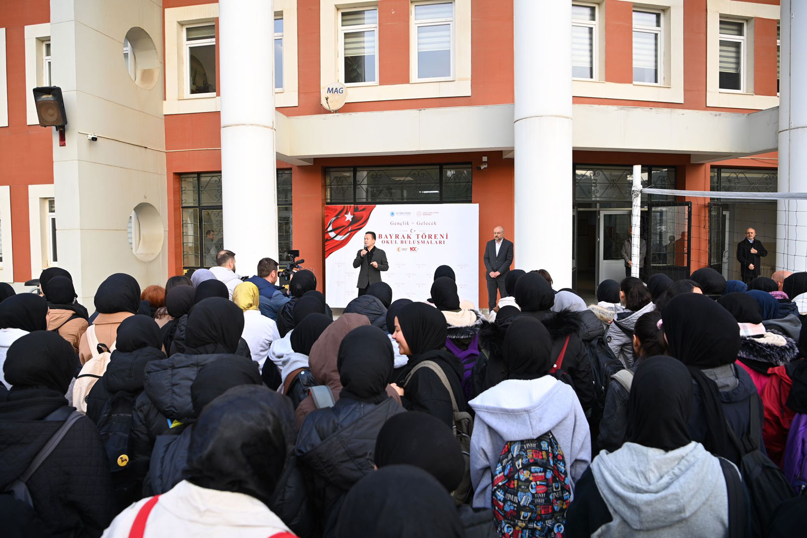Tuzla Belediye Başkanı Dr. Yazıcı: "Gençler, sizin için biz hazırız, yeter ki isteyin"
