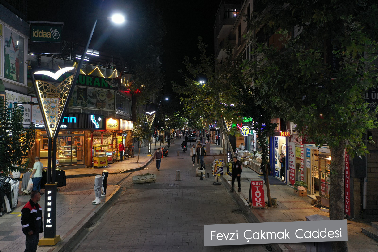 Pendik'de caddeler göz kamaştırıyor! Pendik Belediyesi caddelere prestij kazandırdı