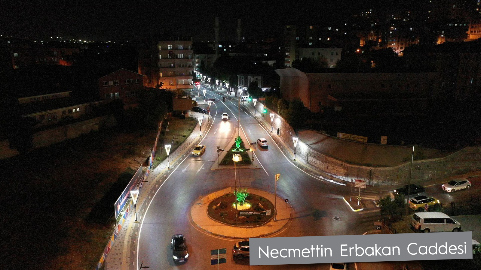 Pendik'de caddeler göz kamaştırıyor! Pendik Belediyesi caddelere prestij kazandırdı