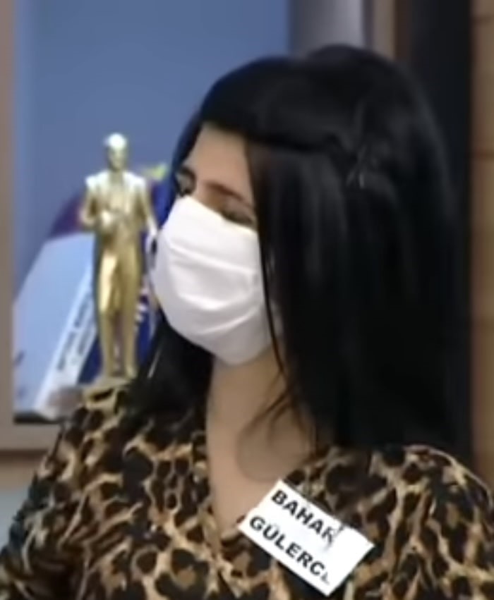 Kızını durakta bekleyen kadını eski dünürü başından vurdu!