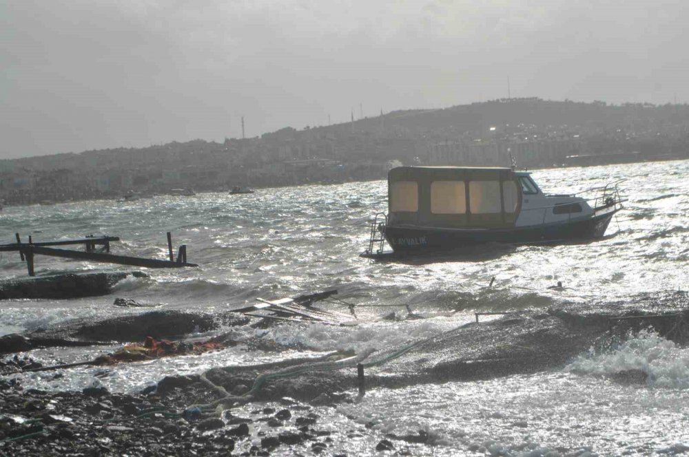 Her fırtınada paramparça oluyorlar! Ayvalık'ta amatör balıkçılar bakanlığa çağrı yaptı!