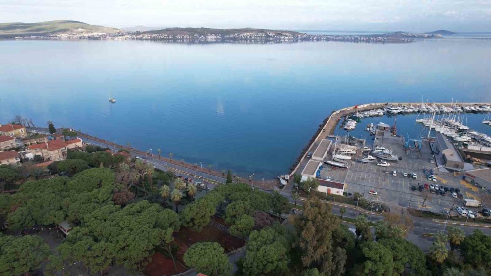 Her fırtınada paramparça oluyorlar! Ayvalık'ta amatör balıkçılar bakanlığa çağrı yaptı!