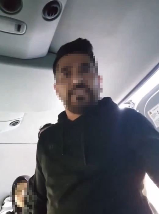 Servis şoföründen 14 yaşındaki kız öğrenciye zorbalık: "Ben de başındaki şaldan şikayetçiyim"