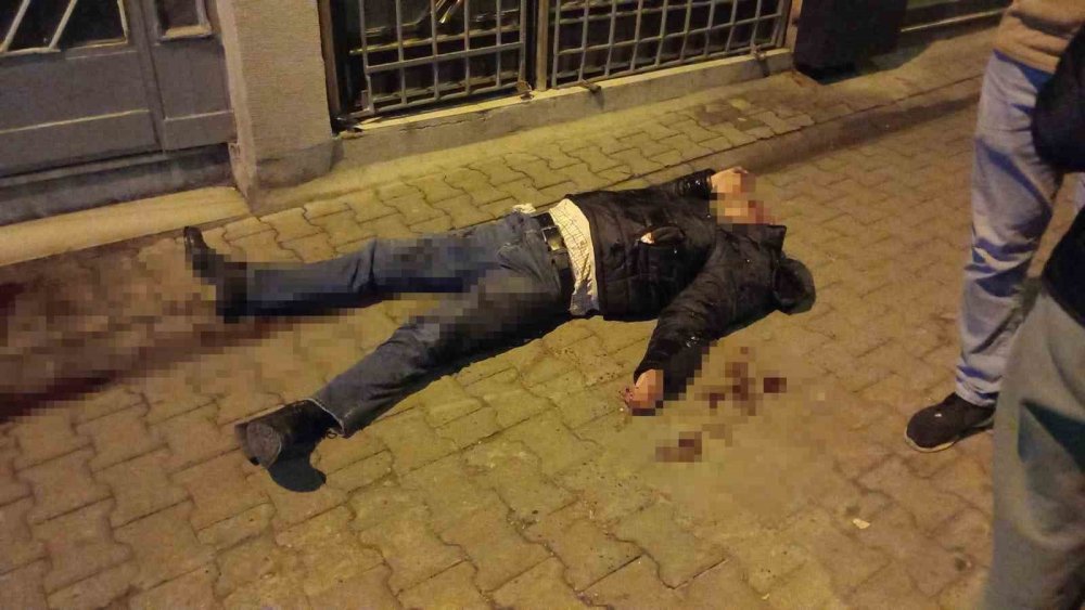 Çorlu'da yaşlı adamı feci şekilde döverek gasp ettiler! Gasp anı kamerada!