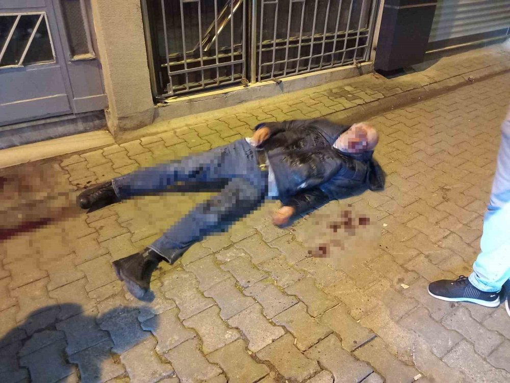 Çorlu'da yaşlı adamı feci şekilde döverek gasp ettiler! Gasp anı kamerada!