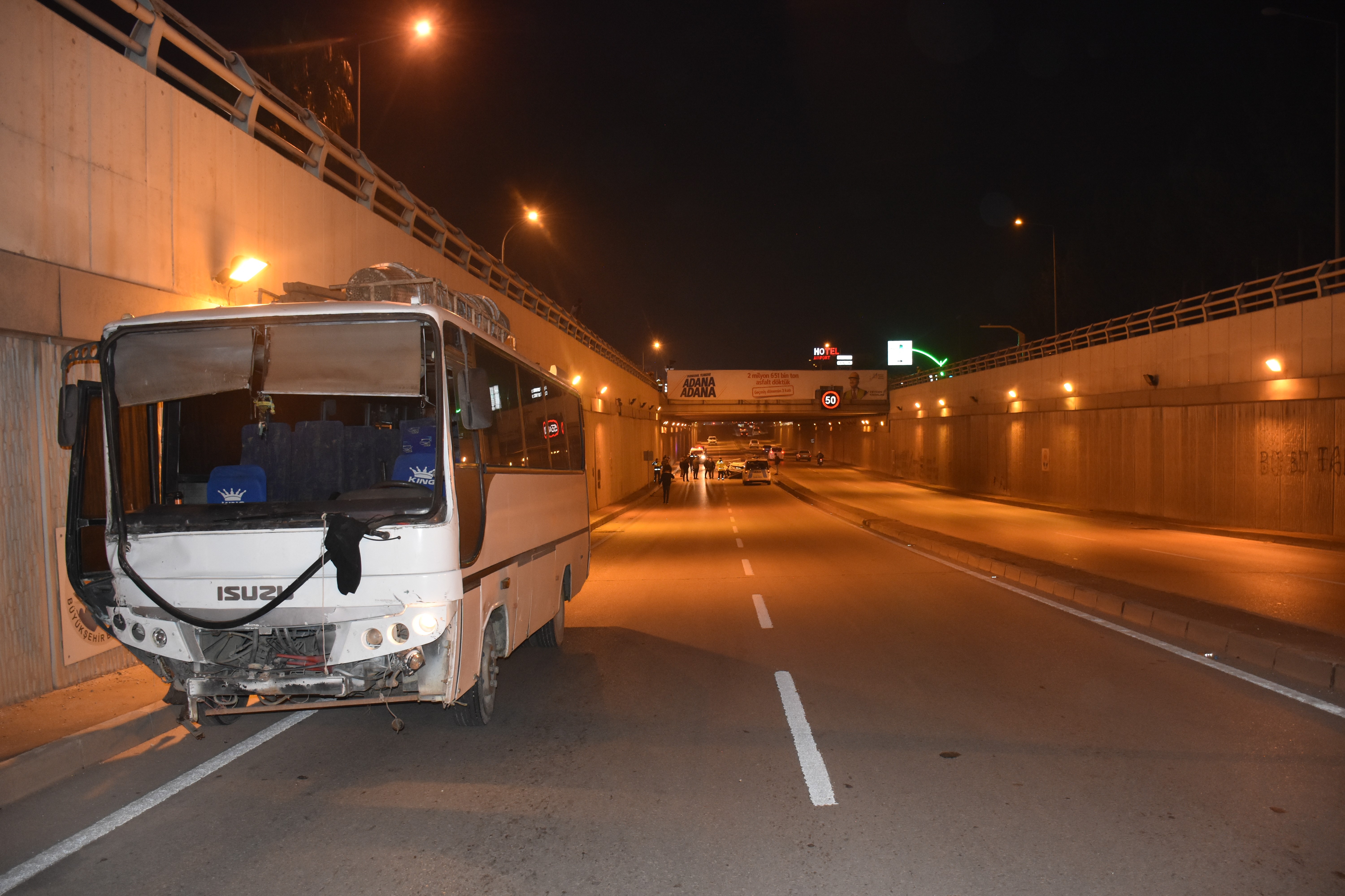 Asker konvoyunda feci kaza! Yaralılar var!