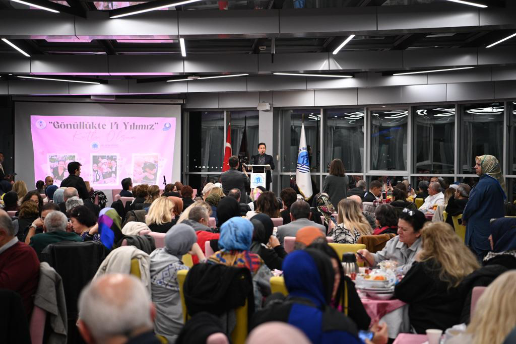 Tuzla Belediye Başkanı Dr. Şadi Yazıcı, 5 Aralık Dünya Gönüllüler Günü’nde gönüllü kadınlar ile biraraya geldi