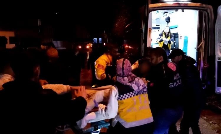 İnegöl'de Babasından habersiz arabayı kaçıran 16 yaşındaki genç kaza yaptı! 2 yaralı var!