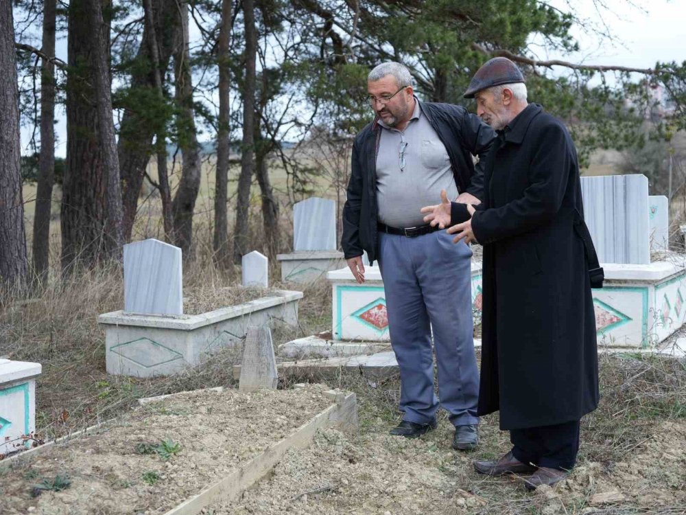Kastamonu Ağlı'da köylüler diken üstünde! Kış uykusuna yatmak bilmeyen ayılar kabusları oldu, kapıya bile çıkamaz oldular!