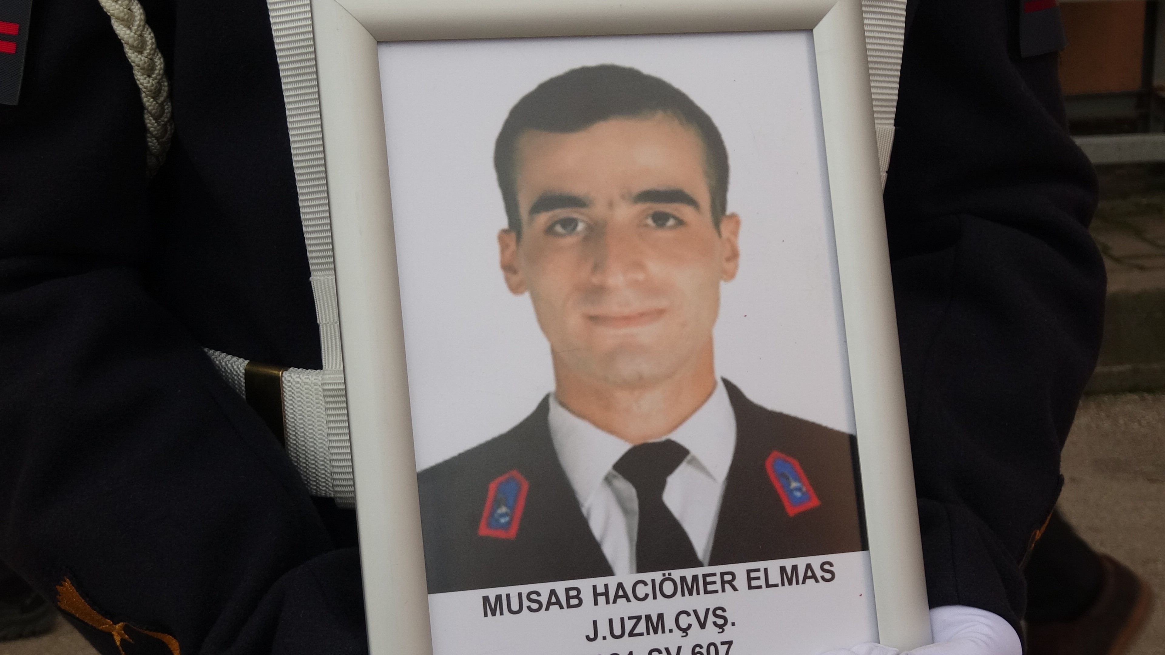 Bolu’da trafik kazasında ağır yaralanan uzman çavuş hayatını kaybetti! Nişanlısı gözyaşlarına boğuldu!