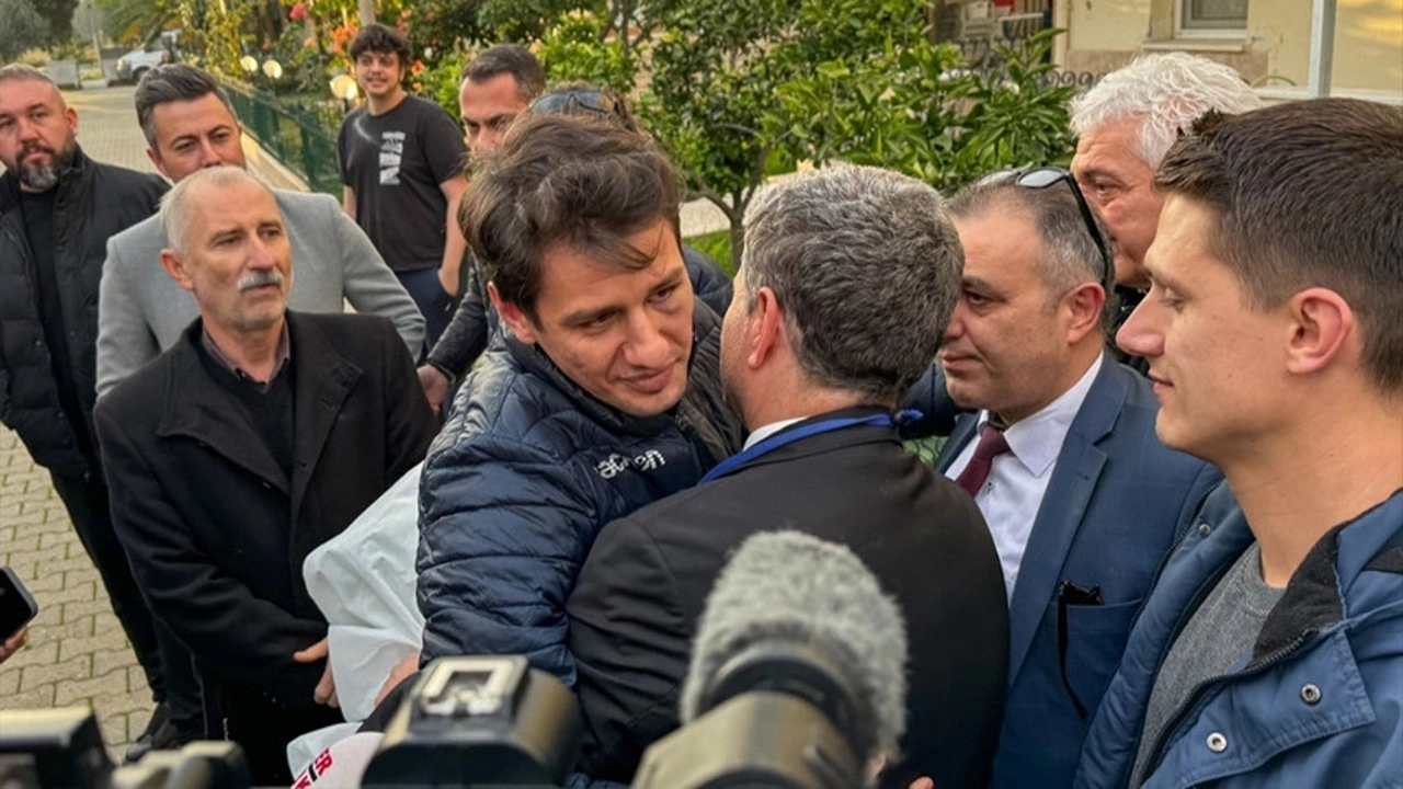 Halil Umut Meler Yumruklu saldırıdan sonra ilk kez konuştu: 'En ağır şekilde cezalandırılsınlar'