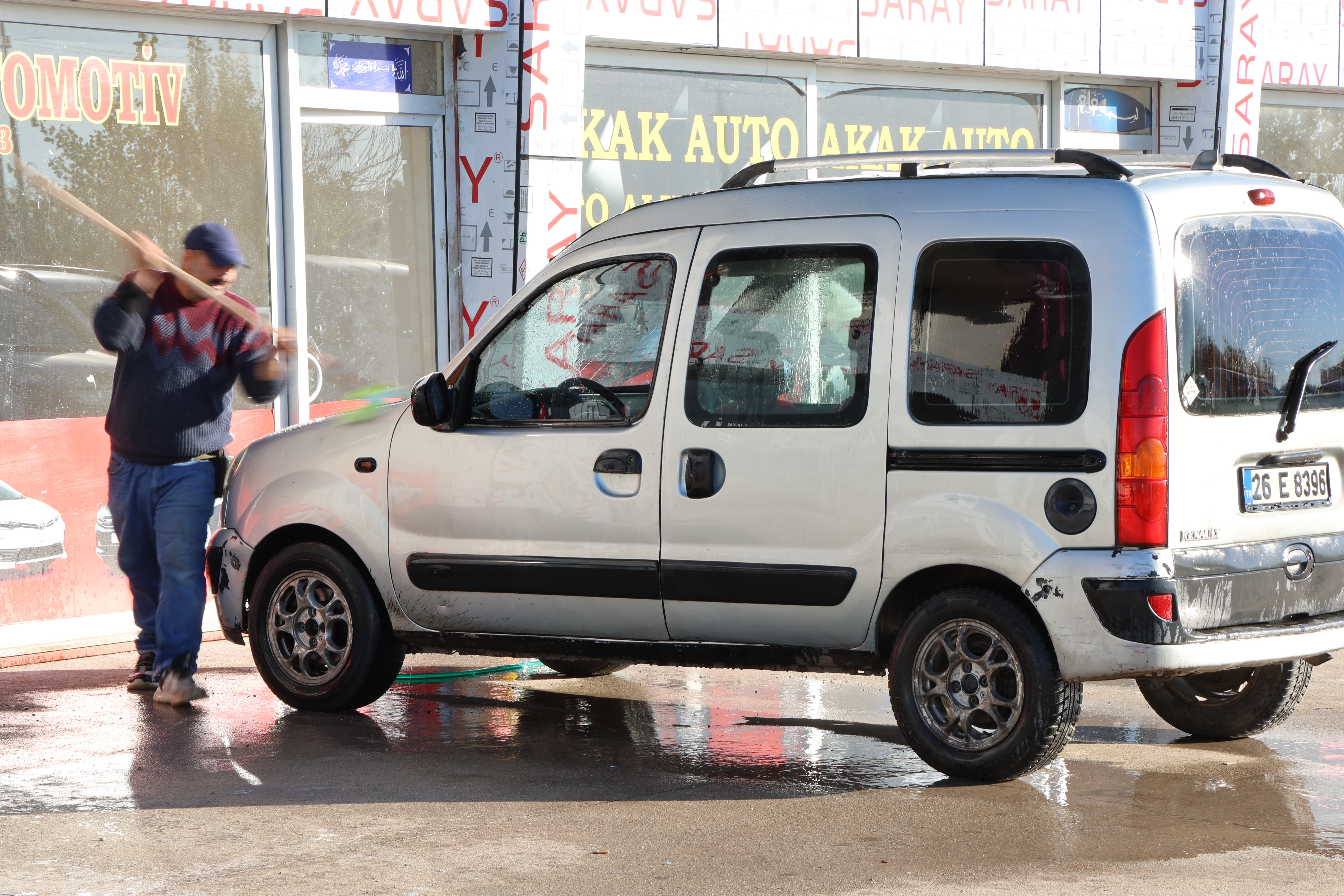 Otomobil almanın tam zamanı! İkinci el oto fiyatları giderek düşüyor! 