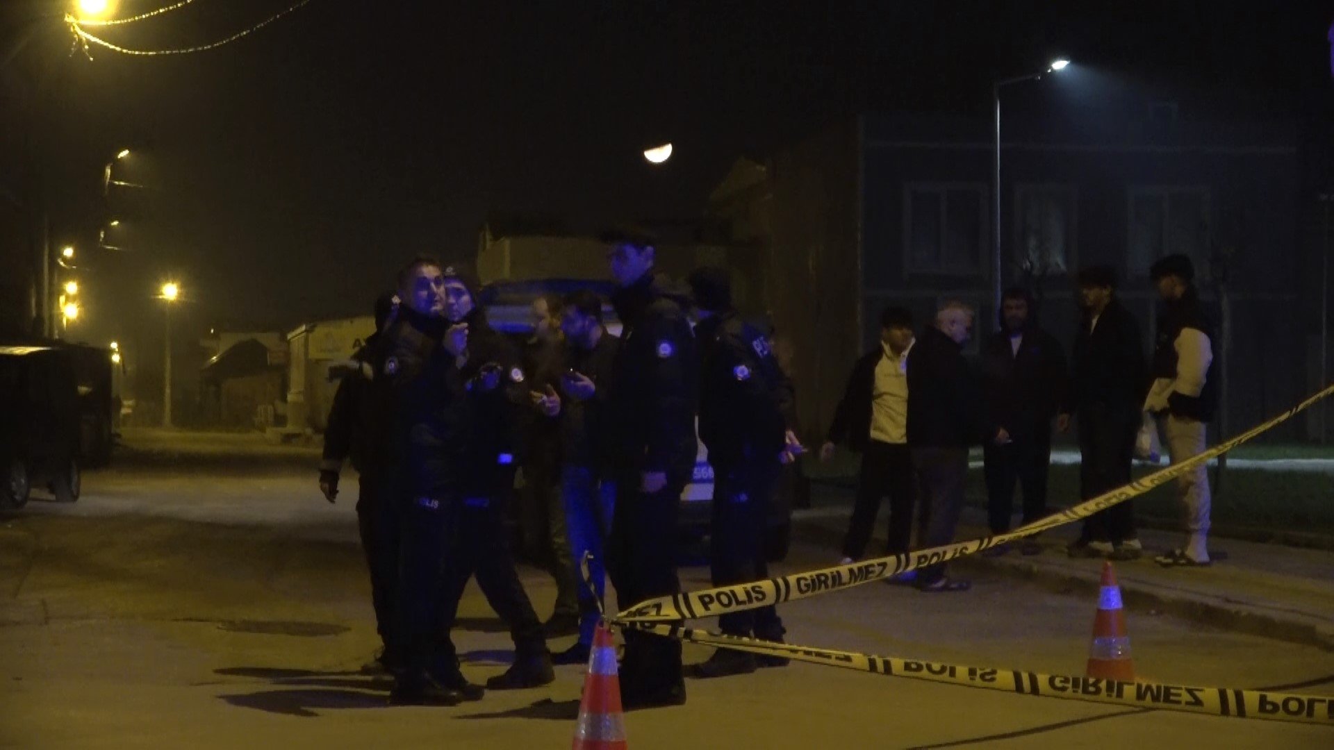 Bursa’da korkunç gece! Yolda yürüyen genç sokak ortasında infaz edildi!