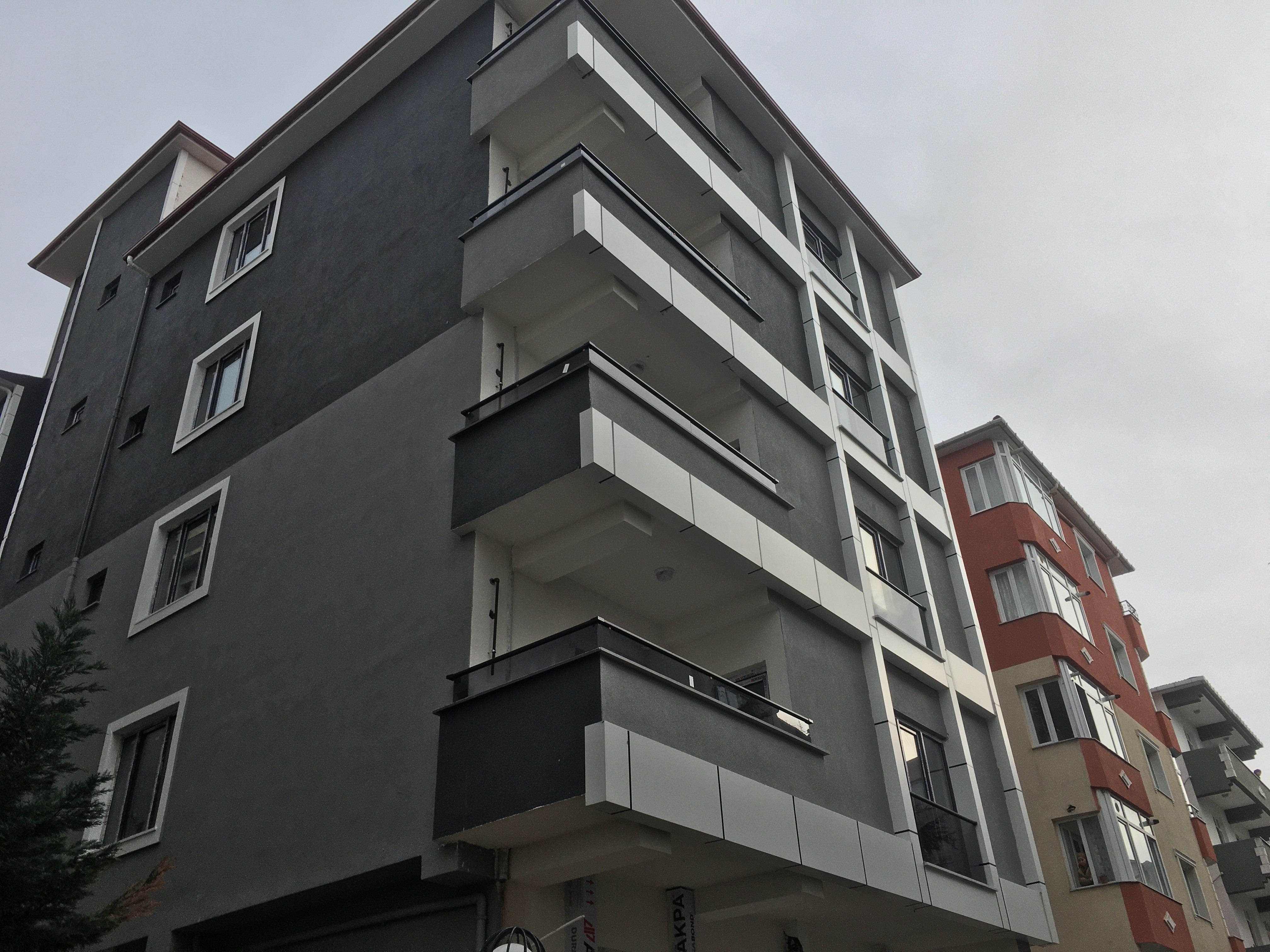 Asansör boşluğuna düşen usta feci şekilde can verdi!