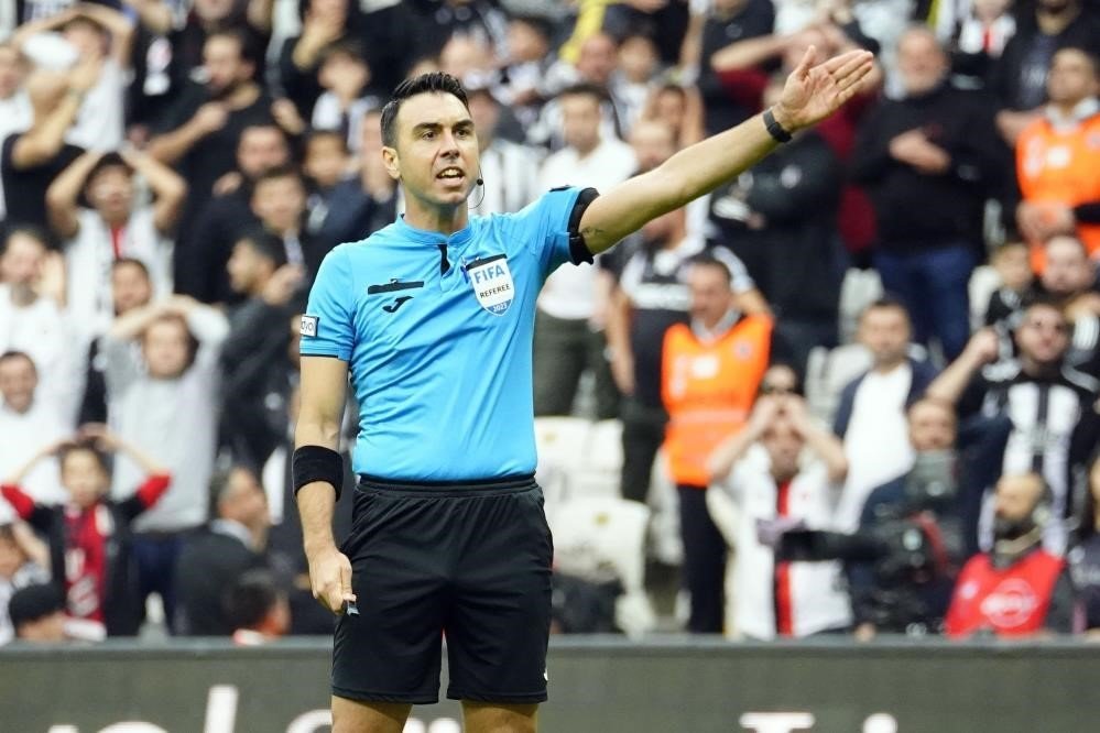 Fenerbahçe - Galatasaray derbisinin hakemi belli oldu! İlk kez düdük çalacak!
