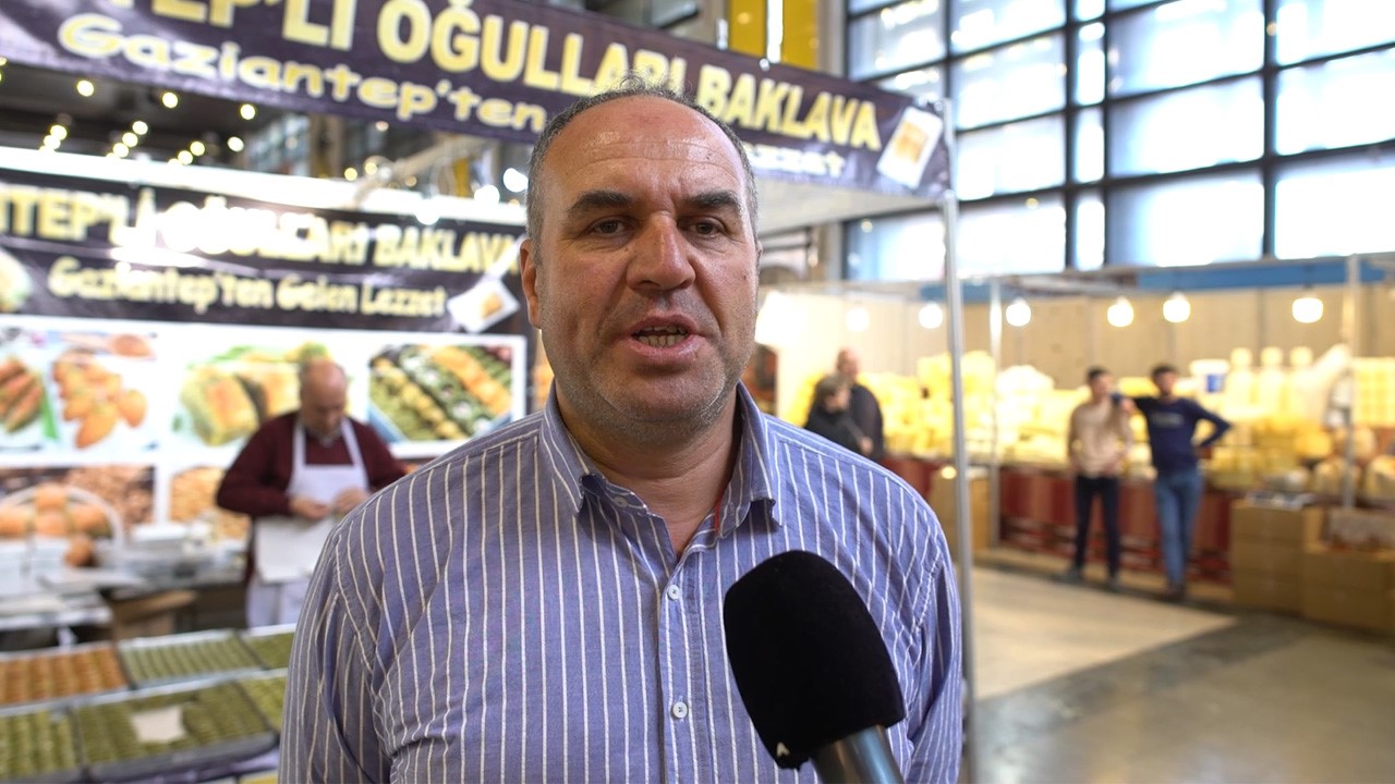 ‘Gaziantep Yemek Şenliği’ festivalinde en hızlı kebap yiyenler kıyasıya yarıştı!