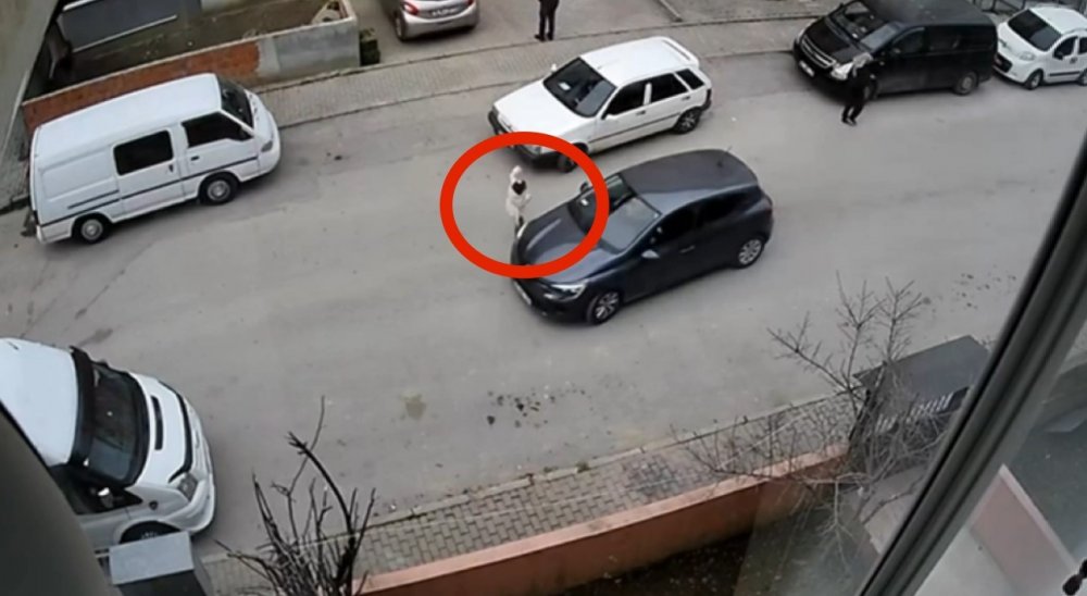 Bursa'da 5 yaşındaki küçük çocuk birden yola fırladı! Sürücünü dikkati faciayı önledi!