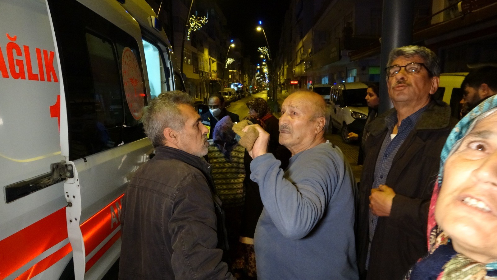 Feci yangında alevlerin arasında kalan yaşlı çift yürekleri ağıza getirdi!