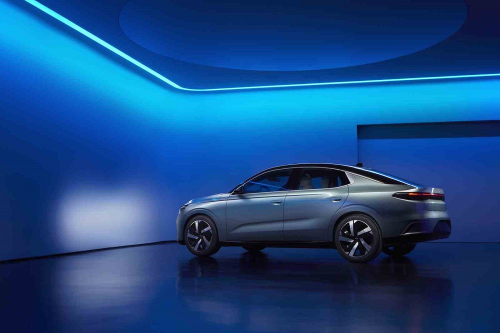 Sedan modeli merakla bekleniyordu: Togg yeni modeli T10F dünya sahnesinde