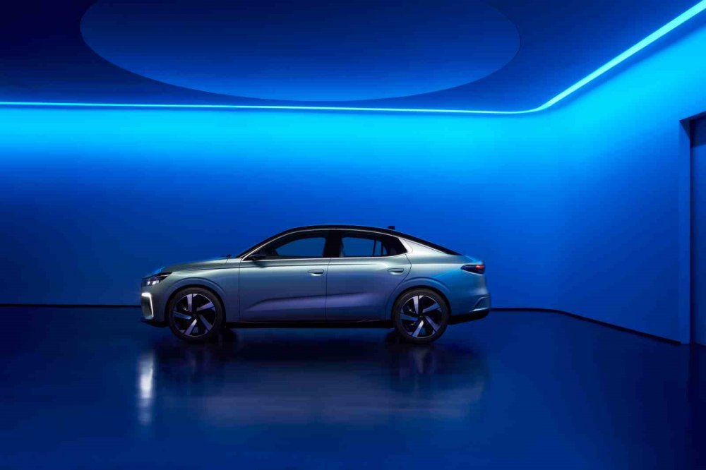 Sedan modeli merakla bekleniyordu: Togg yeni modeli T10F dünya sahnesinde