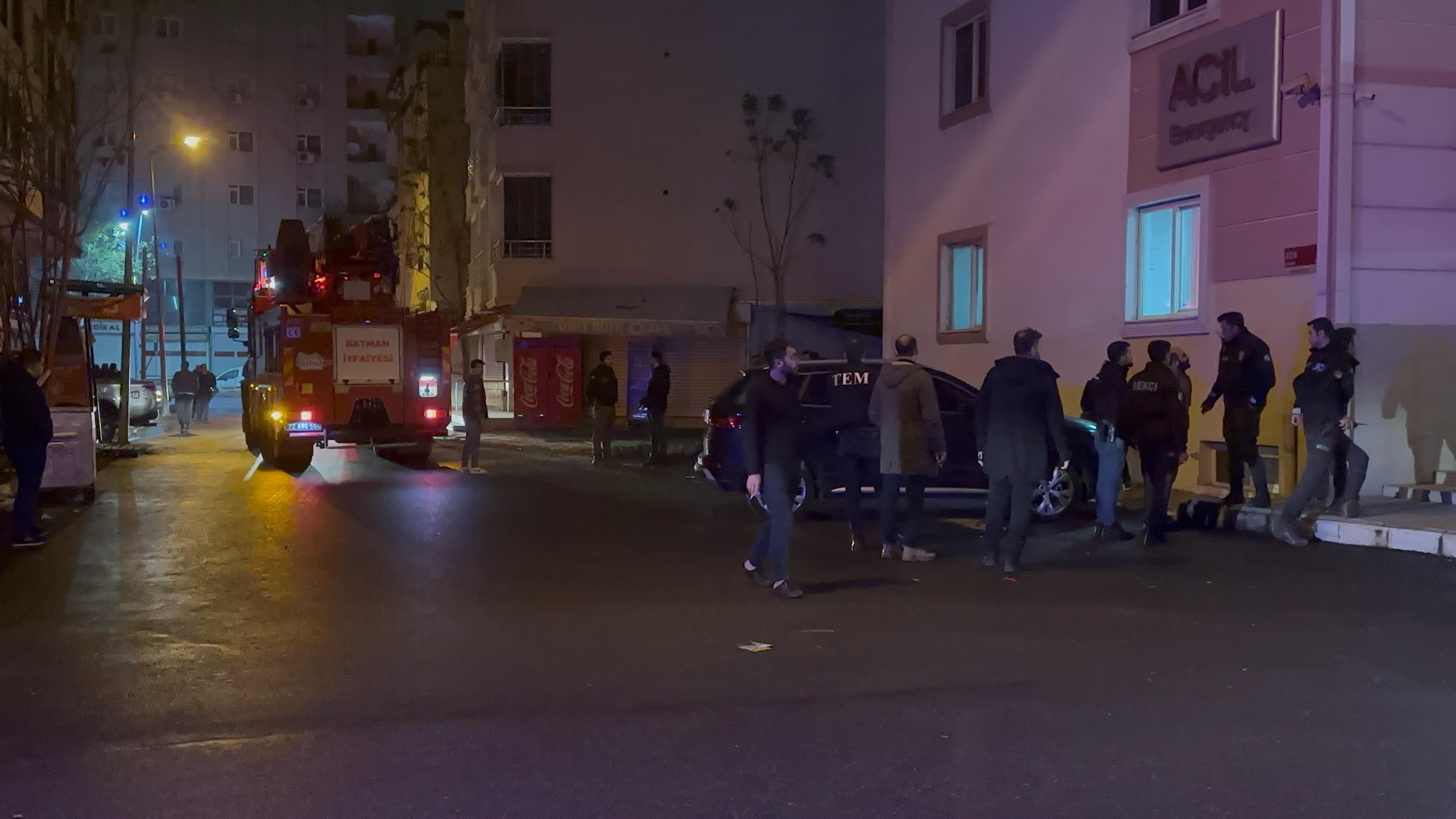 Batman’da hareketli gece! Özel hastanenin psikiyatri servisindeki hasta odayı ateşe verdi!