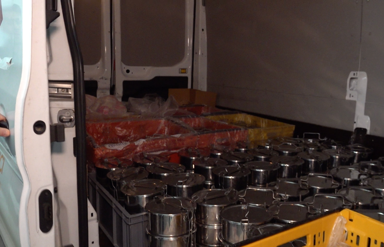 Tuzla'da Her Gün Tencere Kaynıyor! Gereksinim Duyan 5 Bin Vatandaşa Yemek Hizmeti!